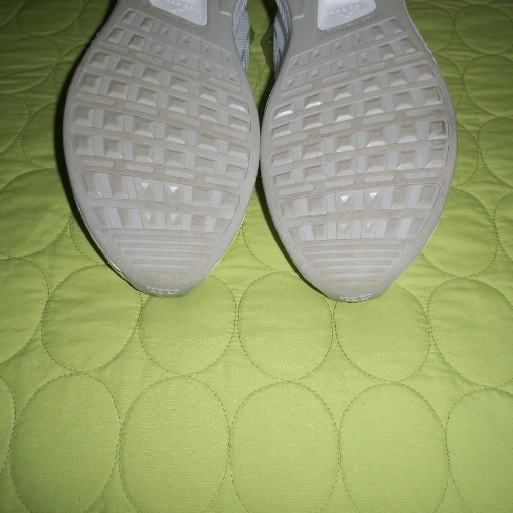 Adidas Women's White Shoes - Picture 13 of 16